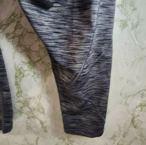 FUNANI Gray Capri Leggings - Picture 10 of 13